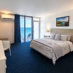 ESJ Towers Studio in Isla Verde
