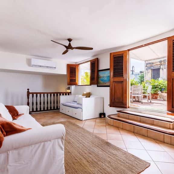 Old San Juan 2 BR Apt with Queen Beds and Sofabeds - Image 1