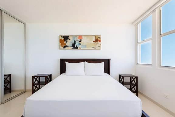 Beachfront Apartment in Marbella del Caribe - Image 4