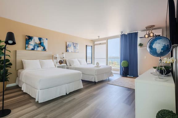 ESJ Towers Studio- Beach Access - Image 1